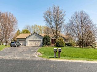 2752 Brooks Ridge Dr, Sun Prairie, WI 53590