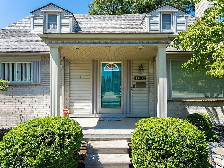 Sherwood Ct — Photo 3