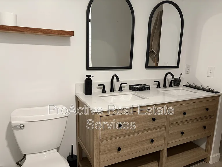 1300 Elk Ave — Photo 9