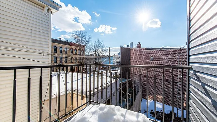 Rented by Nooklyn NYC LLC | media 16