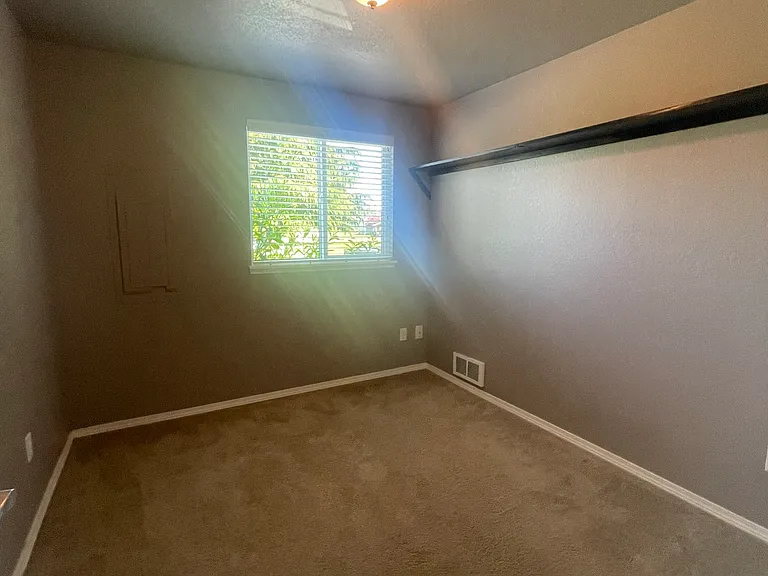 649 Bavarian Ln SE — Photo 8