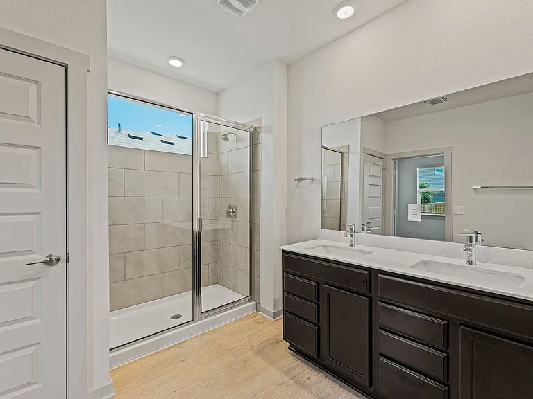 10906 Fulton Ave — Photo 19