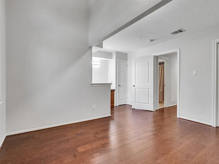 656 N Eldridge Pkwy — Photo 13