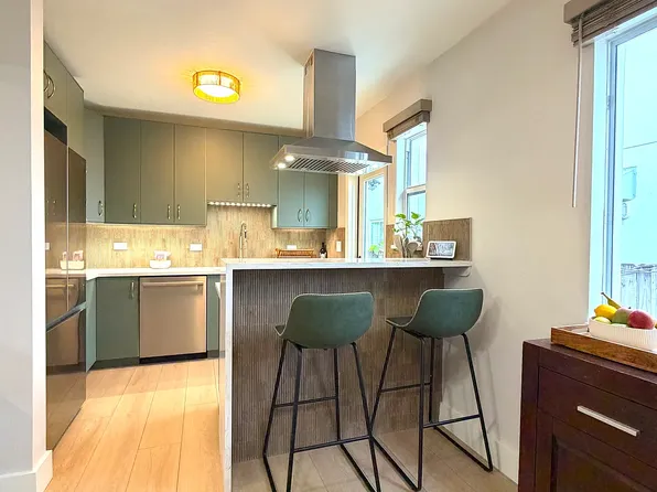 810 81st St #B, Miami Beach, FL 33141