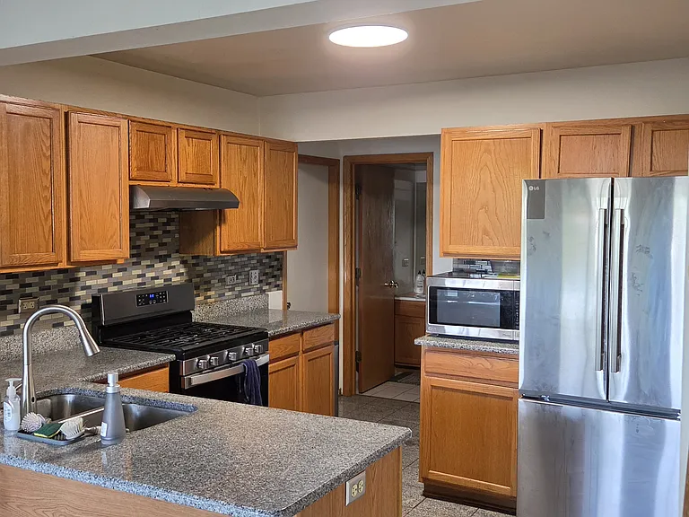 907 Elderberry Cir — Photo 4