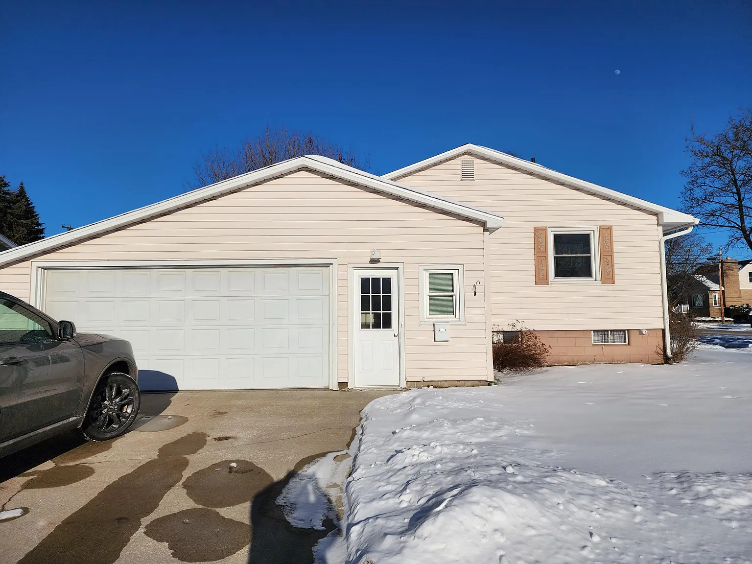 2 bed, 1.5 bath, 960 sqft, $1,700 — Photo 2