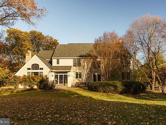 3rd image of 700 Thomas Rd