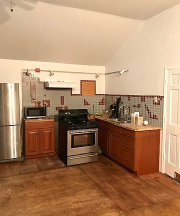 4th image of 2921 N Southport Ave #3