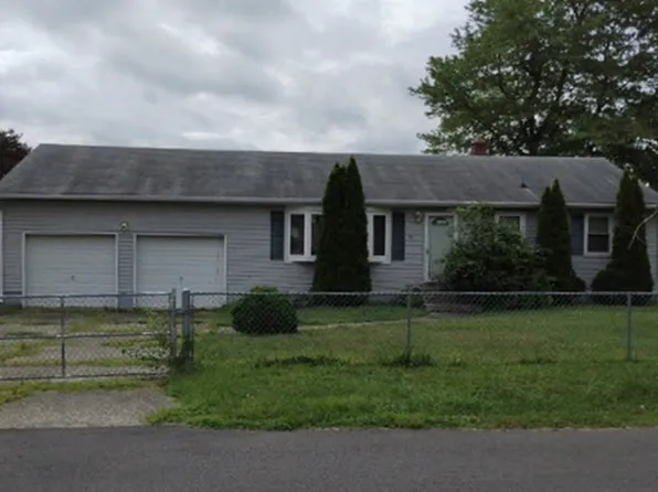 42 Penn Beach Dr, Pennsville, NJ 08070