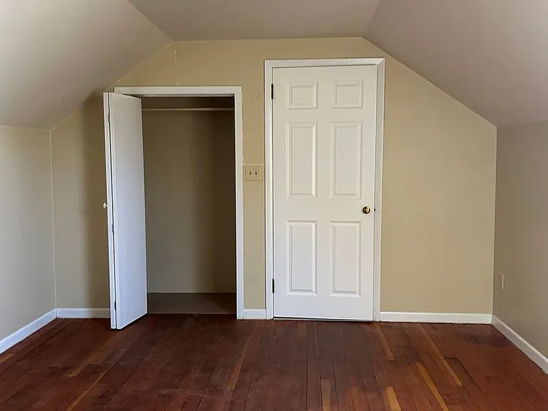 1186 NE Alpine Ave — Photo 8