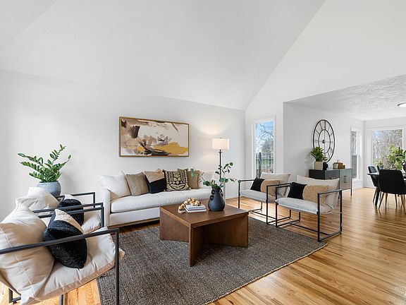 2nd image of 3201 E Rivernest Ln