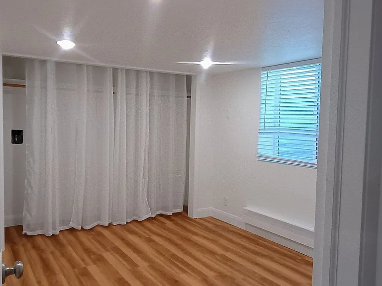 164 N 400 W — Photo 7
