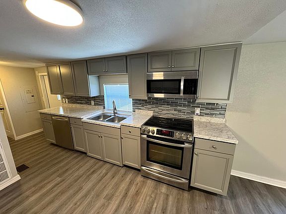 5th image of 3210 Crystal Hills Dr