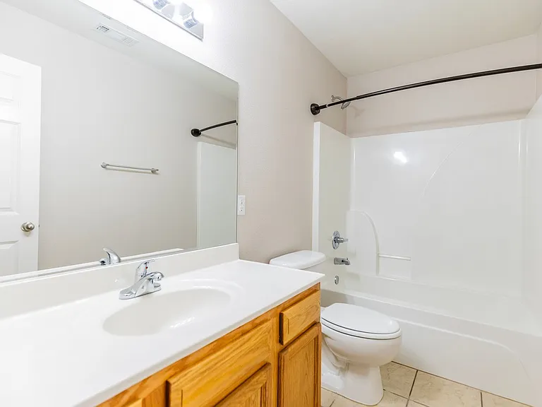 6206 SW Meadow Well Ave — Photo 10