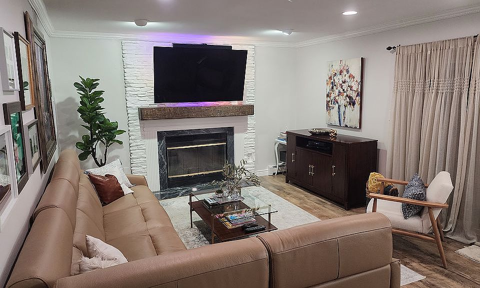 2nd image of 3 Bunker Hill Ct