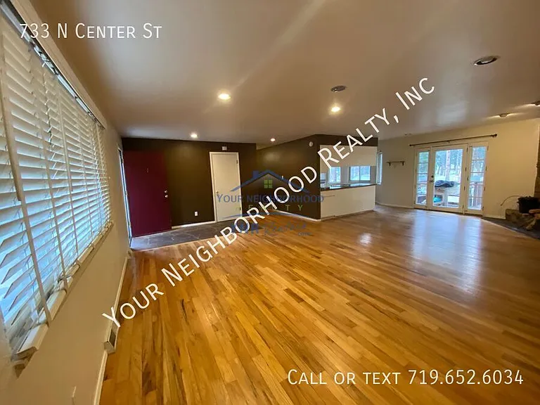 733 N Center St — Photo 2