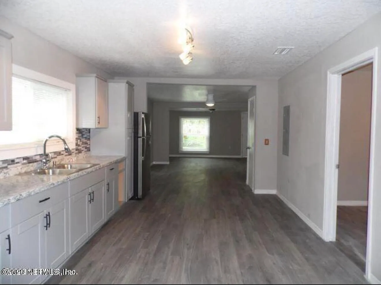 2 bed, 1.0 bath, 1032 sqft, $1,350 — Photo 3