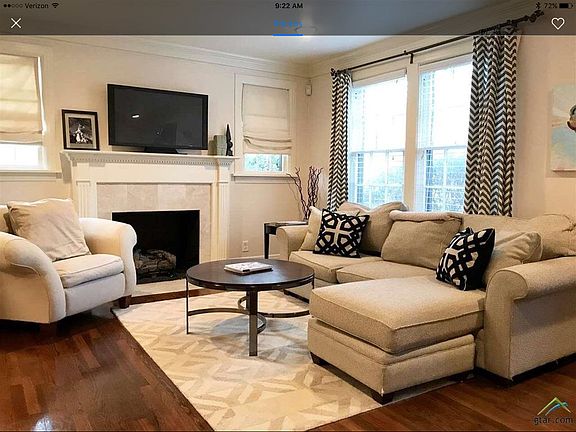 Living Room - Gas Fireplace