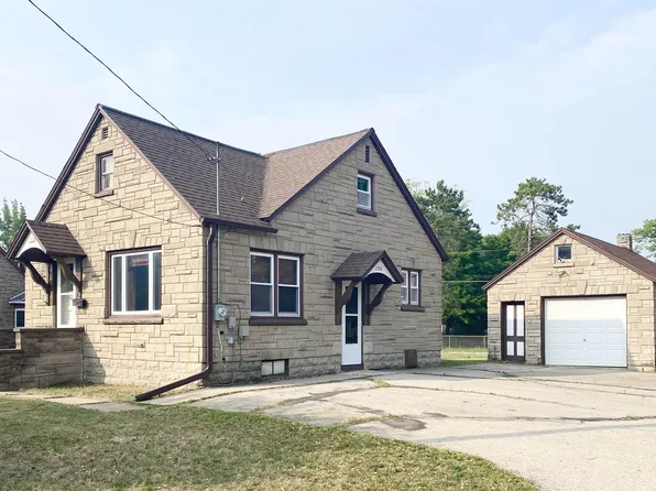 1700 West Dr, Menominee, MI 49858