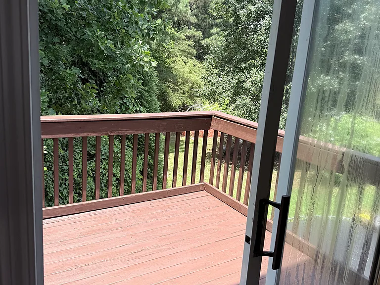1086 Yellow River Dr — Photo 12