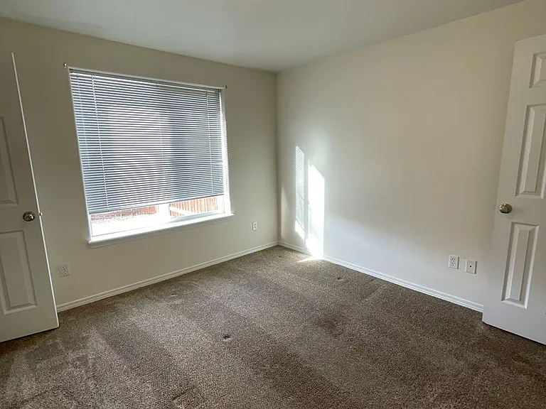 822 SE Maui Ln — Photo 13