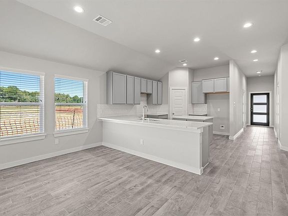 3rd image of 5630 Silverleaf Oak Ln