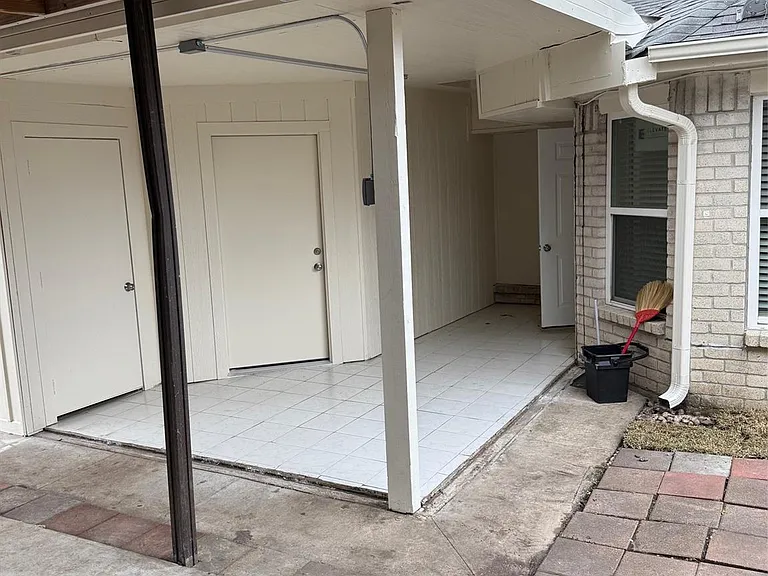 10302 Lybert Rd — Photo 10