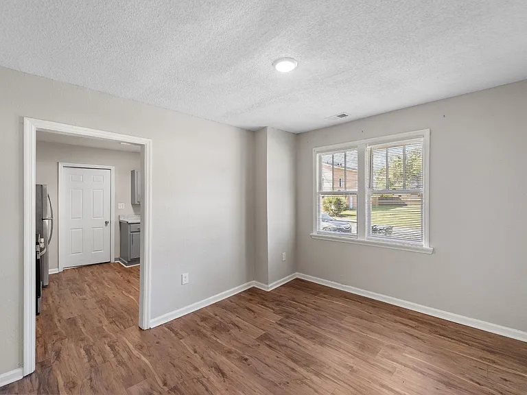 132 Jenks St — Photo 11
