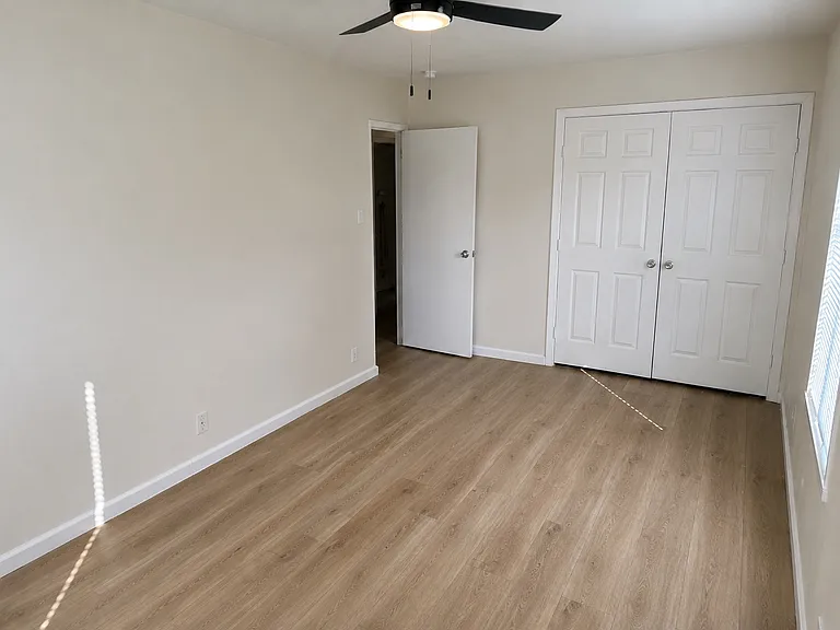 1206 Edinburg Ln — Photo 9