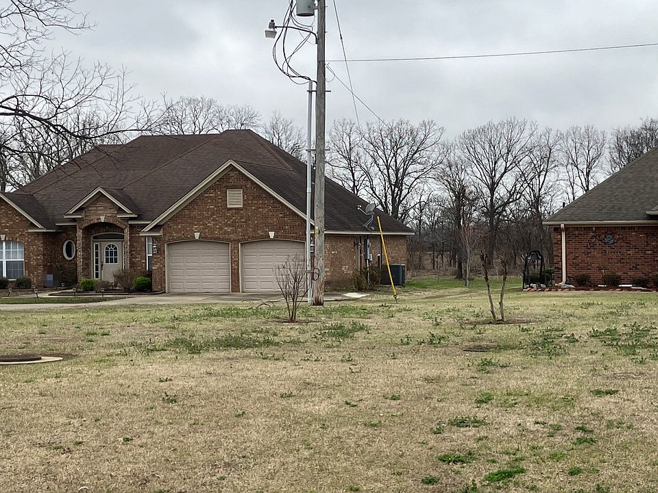 2nd image of 1135 Old Highway 61