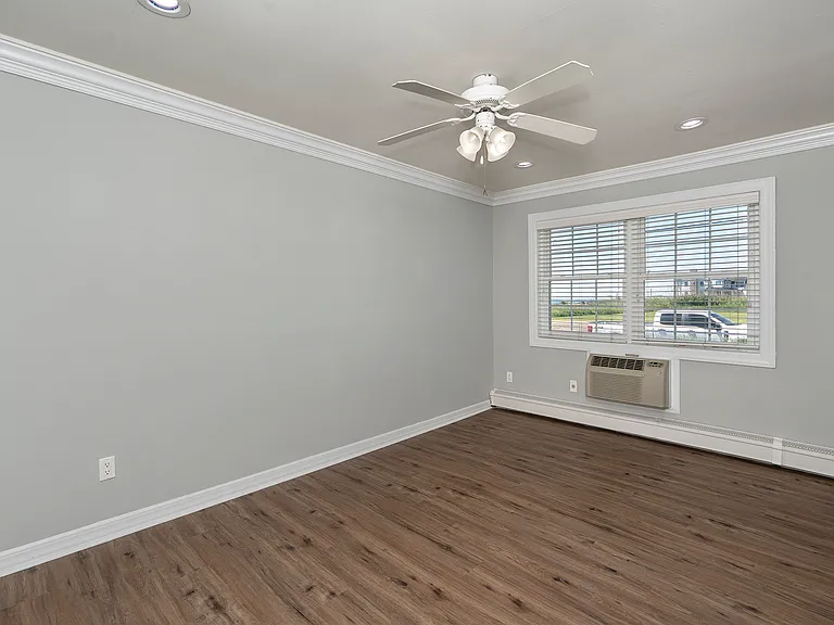Fairfield Waterside At Sayville — Photo 37