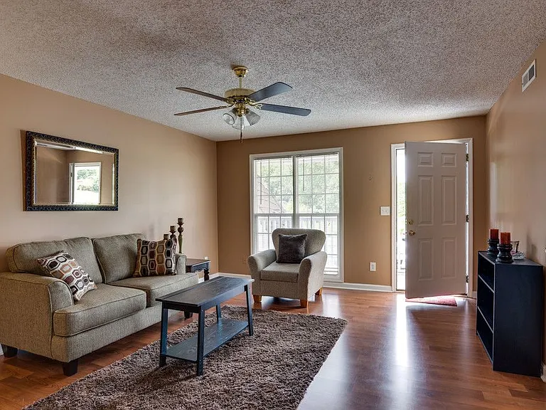1221 Mill St — Photo 4
