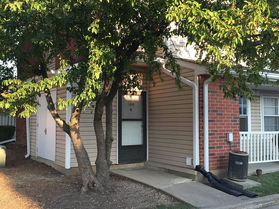 1st image of 1313 E Wyndham Cir