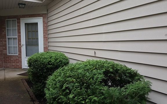 2nd image of 1437 Fairway Dr