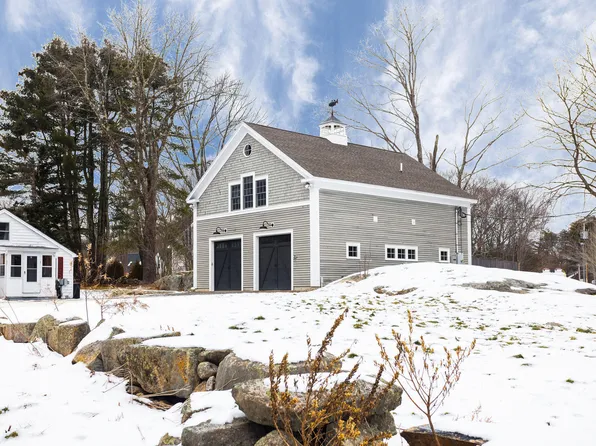 9 Mountain Road, York, ME 03902