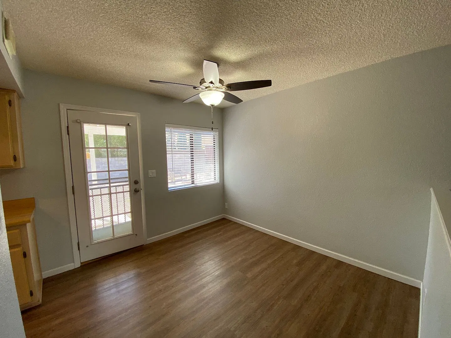 2 Bedroom 2 Bathroom Town Home — Photo 4