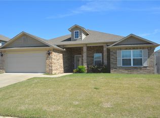 2412 Hickory Wood Ave, Lowell, AR 72745