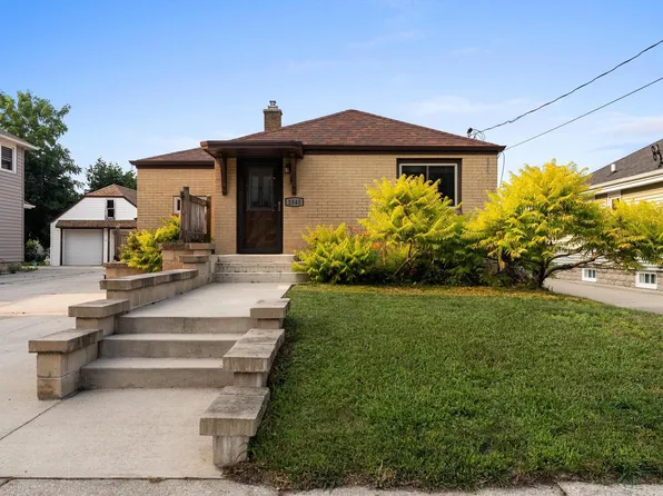 1840 Belmont STREET, Manitowoc, WI 54220