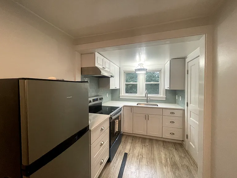 4 Main St #3 — Photo 11