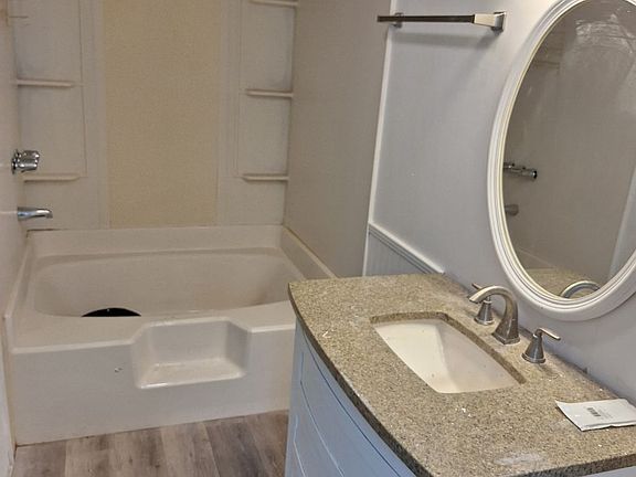 4th image of 10904 Moorewood Dr