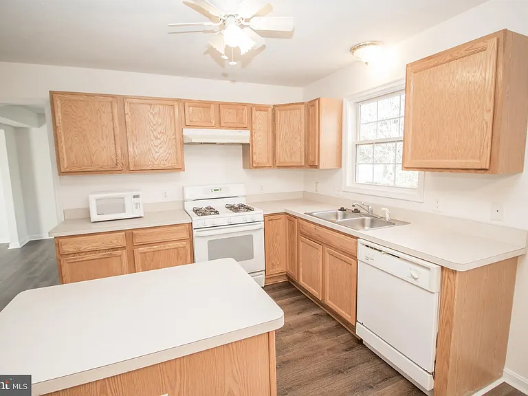 21421 Mary Margaret Ct — Photo 17