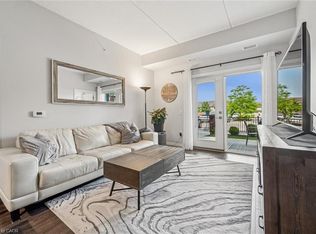 35 Kingsbury Sq #121, Guelph, ON N1L 0J4