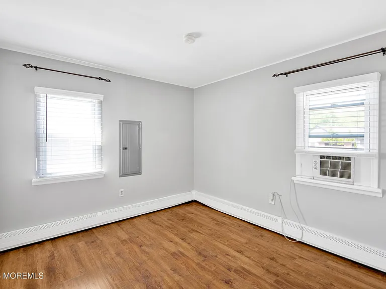816 Shore Concourse — Photo 25