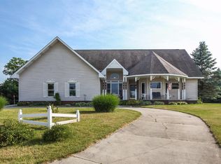 9863 W Grand River Rd, Fowlerville, MI 48836