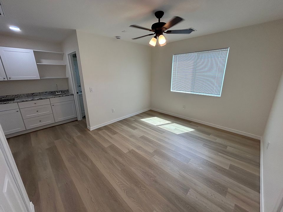 Living Room/bedroom