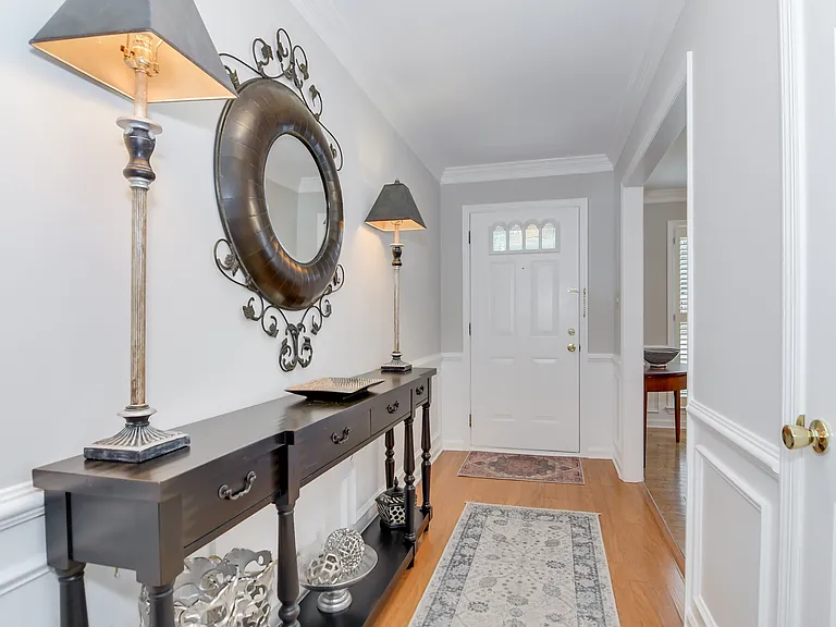 2504 Pinebluff Ct — Photo 3
