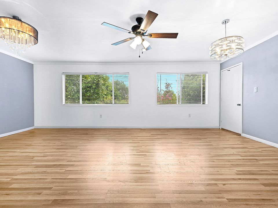 New HVAC (1 year old)
Living room and dining room are facing to beautiful garden