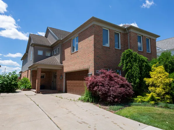 229 Keelson Dr #11, Detroit, MI 48215