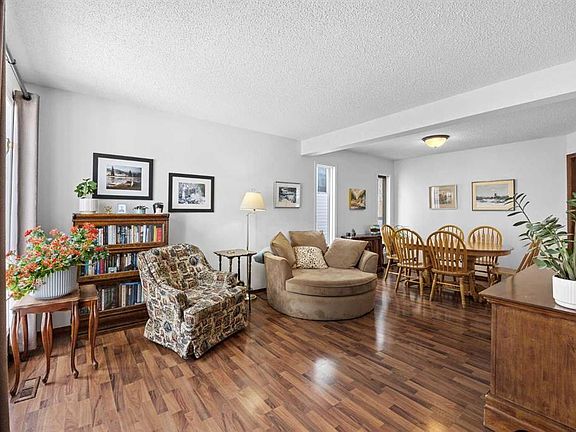 2nd image of 292 E Douglas Ridge Close SE