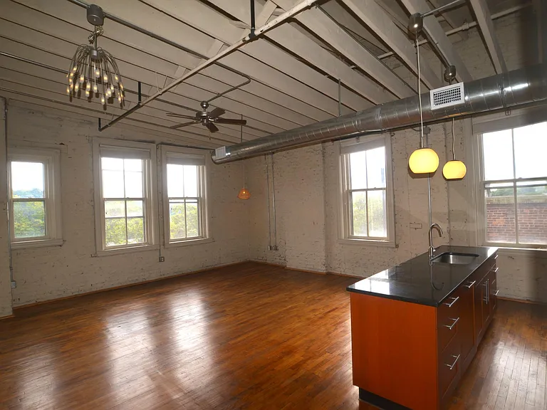1300 Main St #301 — Photo 1